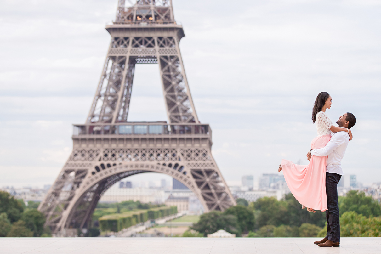 Paris-Eiffel-Tower-engagement-photographer-2